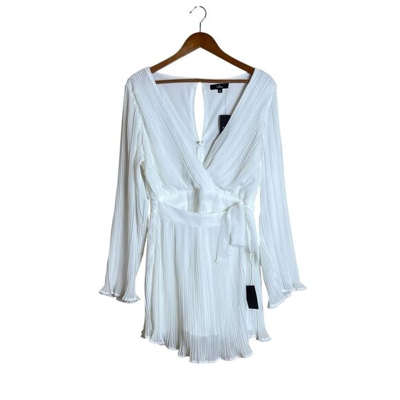 NWT! Embrace Your Beauty Ivory‎ Pleated Long Sleeve Skort Romper - Picture 2 of 12